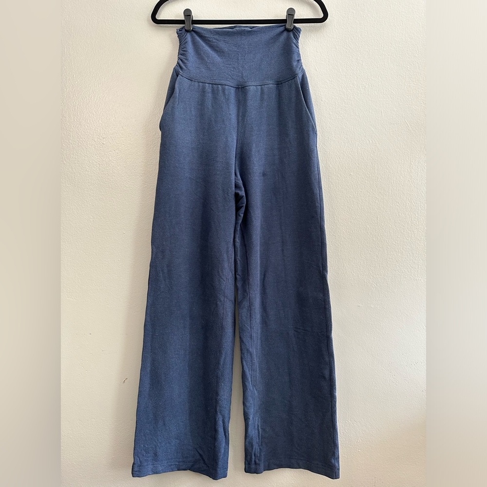 lululemon wide-leg soft trouser, size 4, GUC